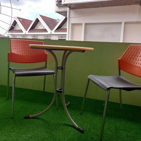 Chiangmai First House & Tour Hostel เชียงใหม่ ภายนอก รูปภาพ