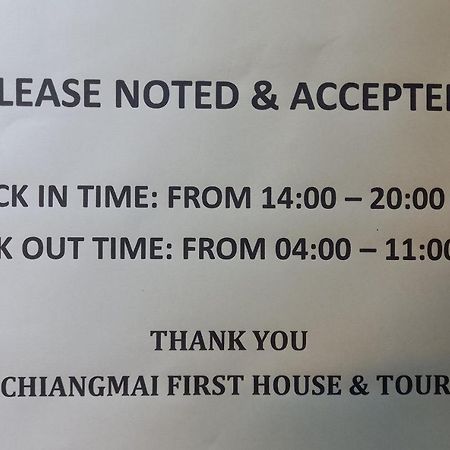 Chiangmai First House & Tour Hostel เชียงใหม่ ภายนอก รูปภาพ