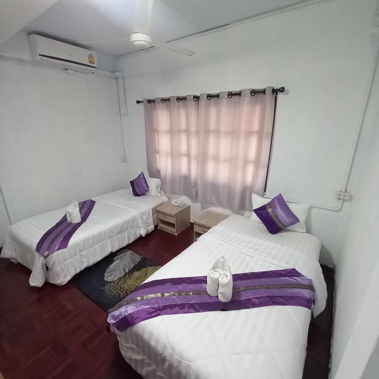Chiangmai First House & Tour Hostel เชียงใหม่ ห้อง รูปภาพ
