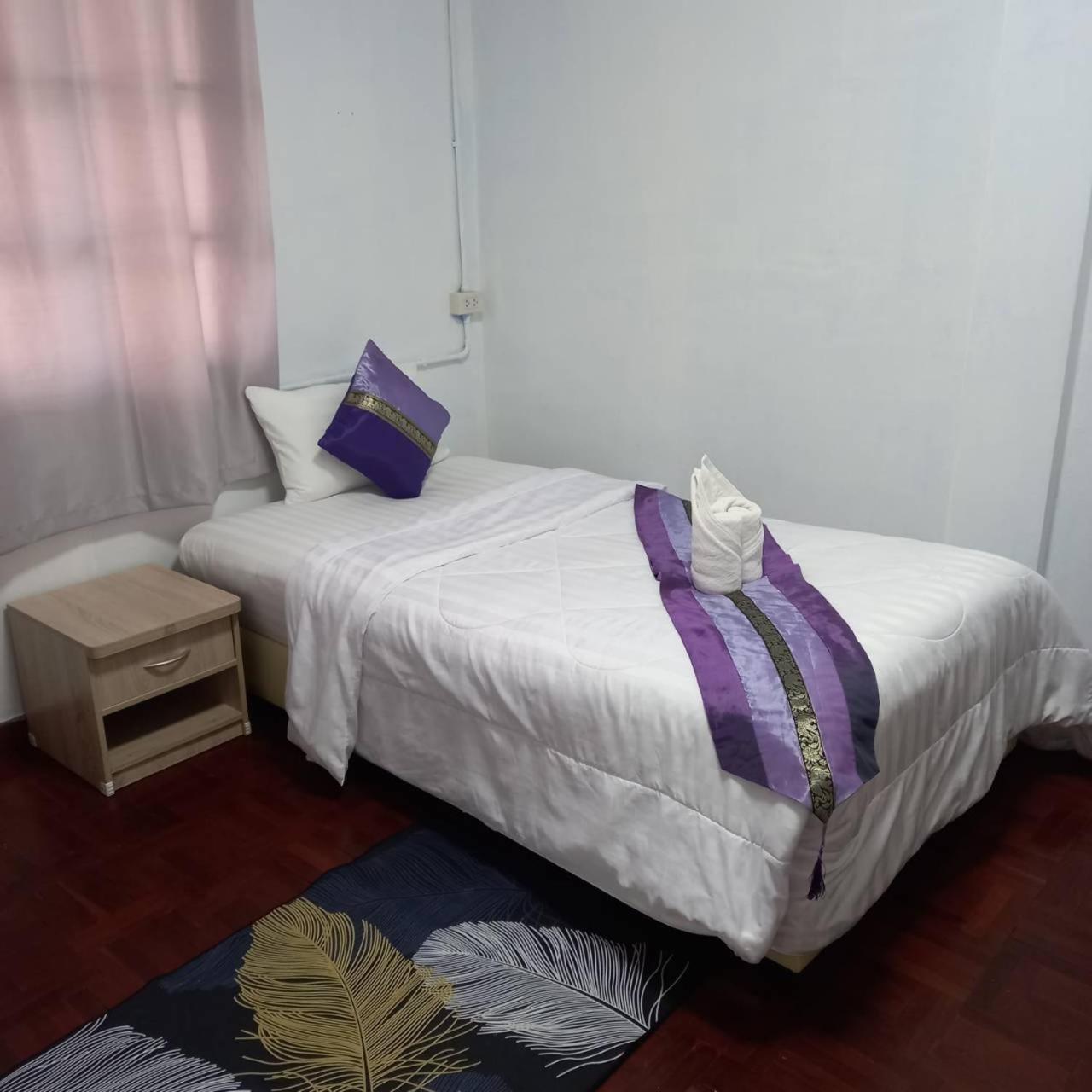 Chiangmai First House & Tour Hostel เชียงใหม่ ห้อง รูปภาพ