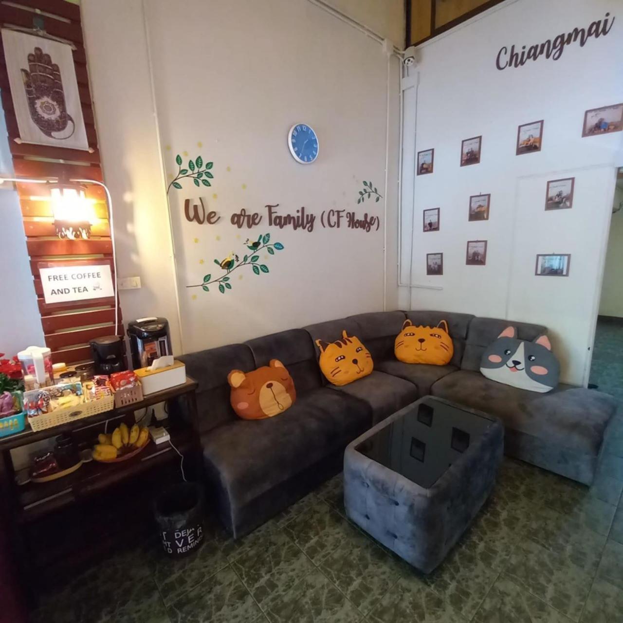 Chiangmai First House & Tour Hostel เชียงใหม่ ภายนอก รูปภาพ